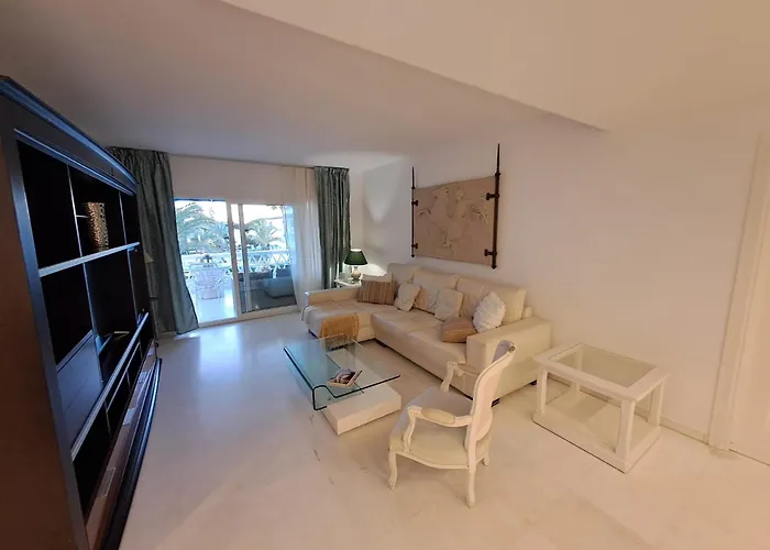 Luminous Apartment In Playas Del Duque , Puerto Banus By Holidays & Home