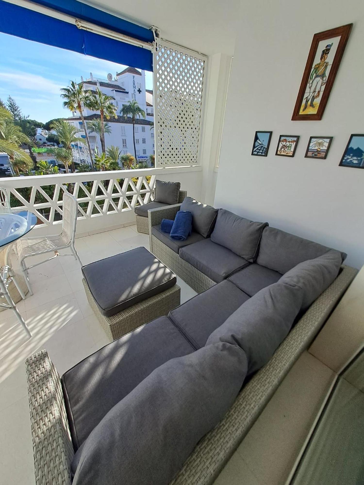 Luminous In Playas Del Duque , Puerto Banus By Holidays & Apartment *
