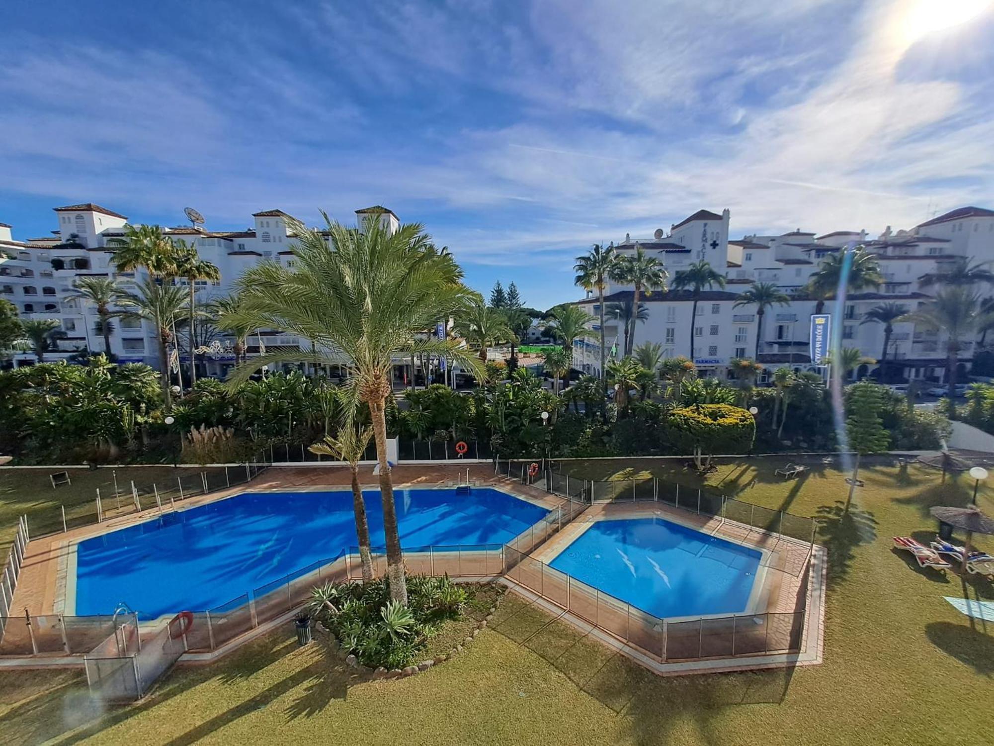 Luminous In Playas Del Duque , Puerto Banus By Holidays & *